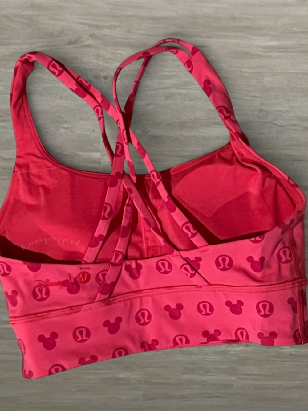 Lululemon Energy Bra Disney Mickey Mouse Pink Lip Gloss Size 6 NWT - Picture 2 of 5